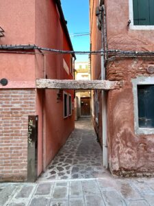 salerosa Venezia: Ingresso dal Ramo dei Sartori
