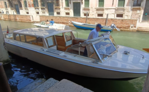 Attracco Taxi in Corte Nova, a pochi metri da Salerosa Venezia